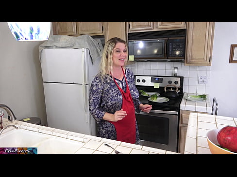 ❤️ Madrastra ordeñándole en la cocina antes de su cita Video de porno en es.milf-nut-net.ru ❌️