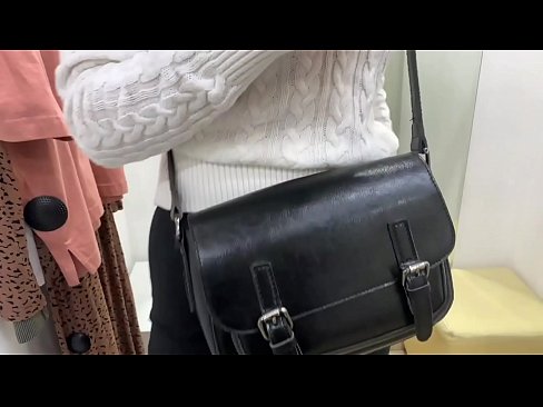 ❤️ Masturbación pública de la joven zorra FeralBerry con un consolador en el probador Video de porno en es.milf-nut-net.ru ❌️